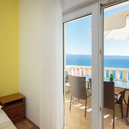 Apartment Mba Modern Omis