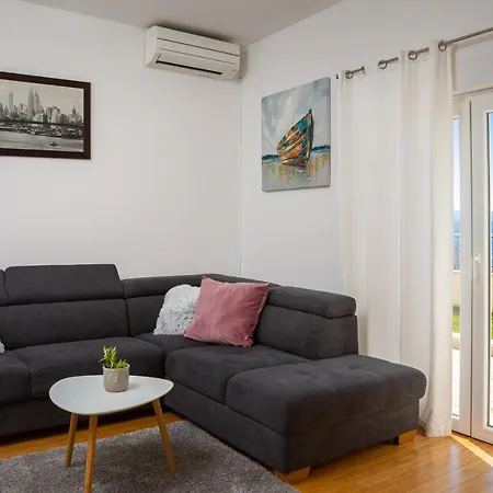Mba Modern * Omiš
