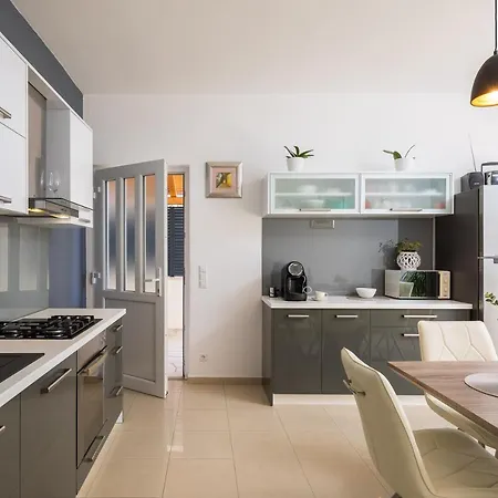 Mba Modern Apartment Omiš
